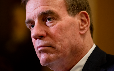 Senator Warner urges HHS to end voluntary cybersecurity requirements