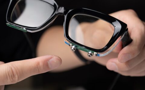 New smart glasses use sonar to read your lips