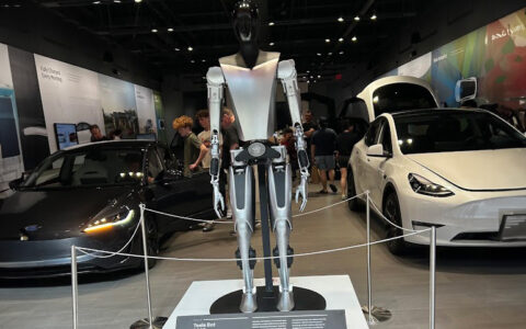 Humanoid robots need pilot studies to demonstrate utility, says Silicon Foundry