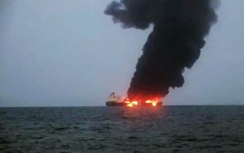 Burning Red Sea Oil Tanker Risks Ecological Disaster, EU Warns