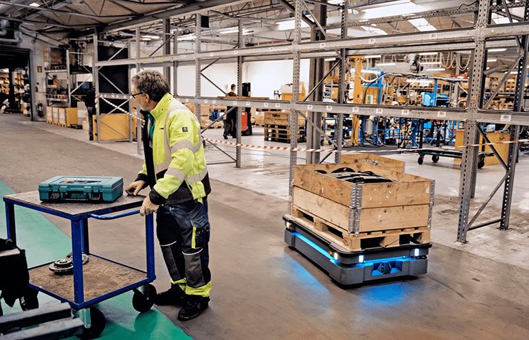 Mobile Industrial Robots, whose robots are shown here, and other companies will participate in a free webinar on the automated warehouse journey.