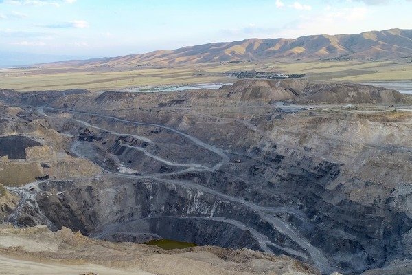 Uzbek's 'hidden gem': a 3.5km wide, 59.9Moz gold mine 