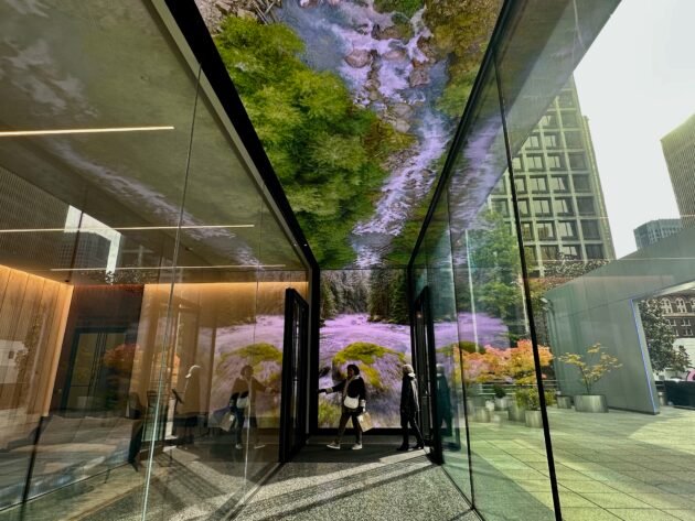 Get in the picture: High-tech ‘Portal’ is a visual delight for those entering Seattle office building