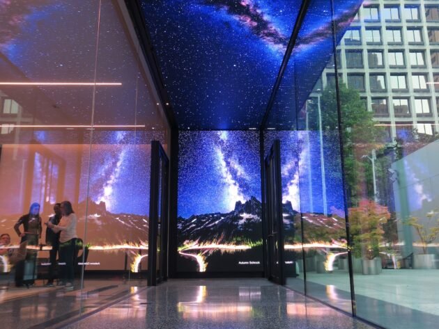 Get in the picture: High-tech ‘Portal’ is a visual delight for those entering Seattle office building