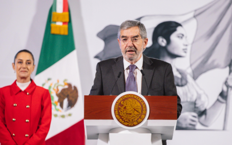 Mexico to launch emergency app for citizens facing deportation from US