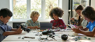 Robotics for Kids: How Parents and Teachers Can Inspire Future Innovators