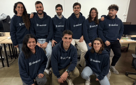 Dealcar closes a €3 million round to digitise used car dealerships and begin EU expansion