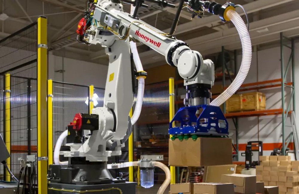 Honeywell's depalletizing robot picking a box. 