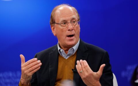 Fink Phoned Trump Directly to Pitch BlackRock’s Panama Deal