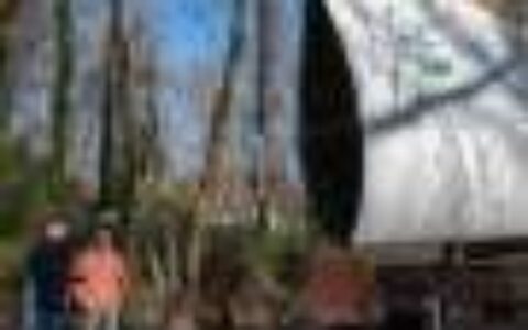 Bridging the gap: Reusing wind turbine blades to build bridges