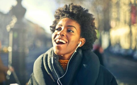 La música hace algo sorprendente con los ritmos naturales de tu cerebro