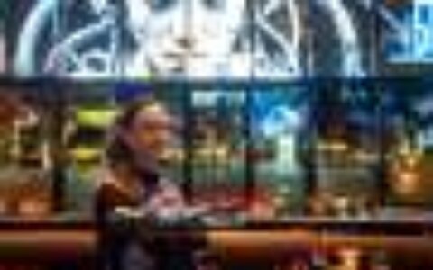 'Dinosaur tartare' and holograms: Dubai AI chef sparks awe and ire